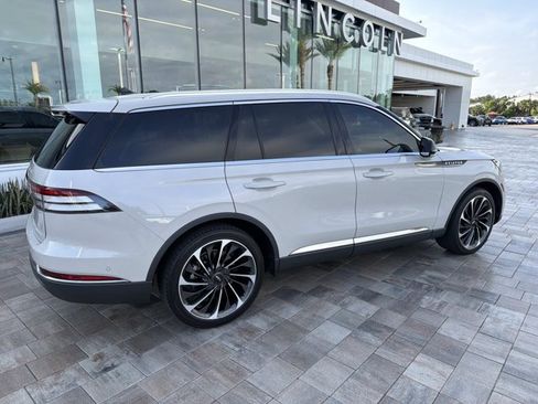 Used 2023 Lincoln Aviator Reserve w/ Equipment Group 201A RWD image 2