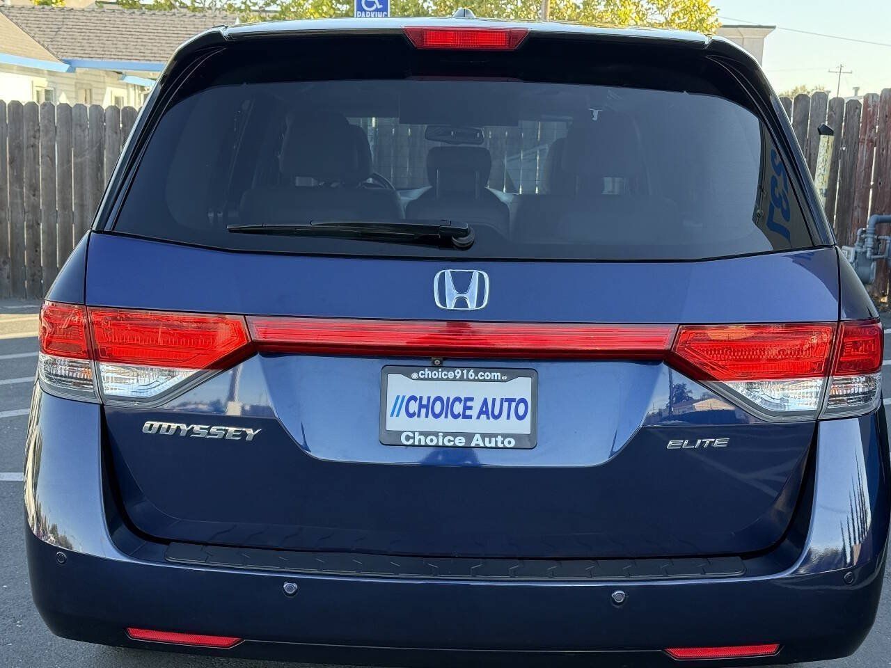 Used 2016 Honda Odyssey Touring Elite image 4
