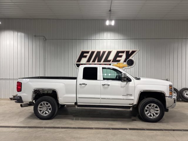 Used 2017 Chevrolet Silverado 2500 W/T w/ WT Convenience Package AWD/4WD image 2
