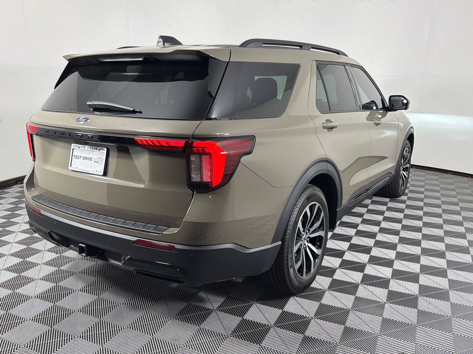 Used 2026 Ford Explorer ST-Line w/ Premium Package RWD image 7