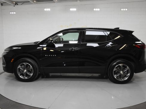 Used 2025 Chevrolet Blazer LT FWD image 11