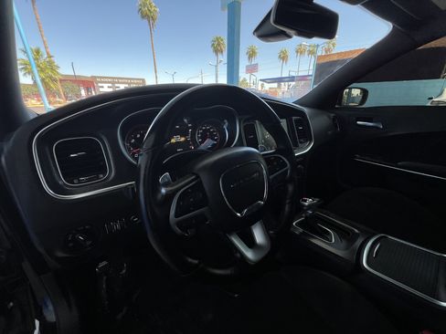 Used 2018 Dodge Charger R/T Scat Pack RWD image 10