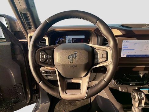 Used 2023 Ford Bronco Outer Banks AWD/4WD image 35