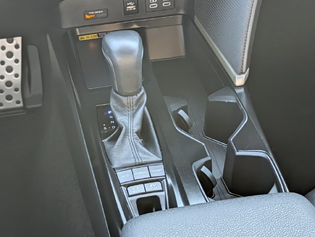 Used 2025 Toyota Camry SE w/ Convenience Package FWD image 13