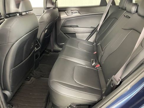 Certified 2024 Kia Sportage EX image 11