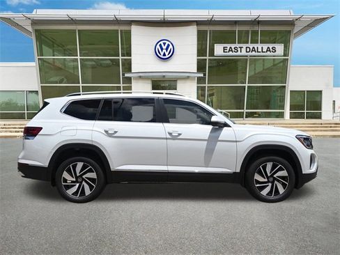 New 2025 Volkswagen Atlas SEL image 2