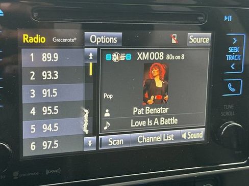 Used 2018 Toyota Corolla SE w/ SE Premium Package image 19