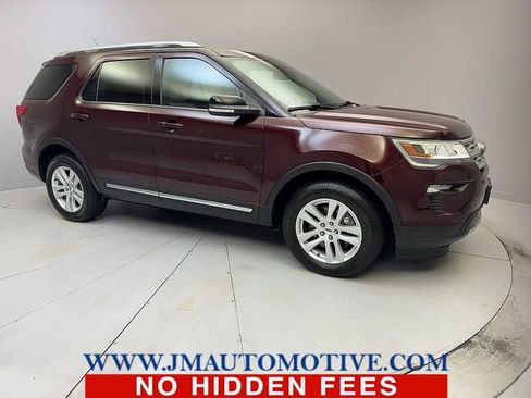 Used 2018 Ford Explorer XLT w/ Equipment Group 202A AWD/4WD image 7