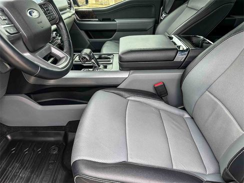 Used 2022 Ford F150 Lariat w/ Trailer Tow Package image 13