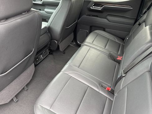 Used 2025 GMC Sierra 1500 SLT image 15