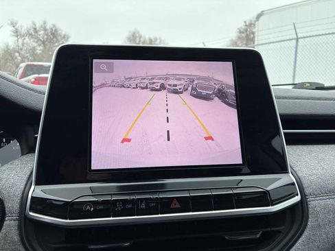 Certified 2022 Jeep Compass Latitude image 22