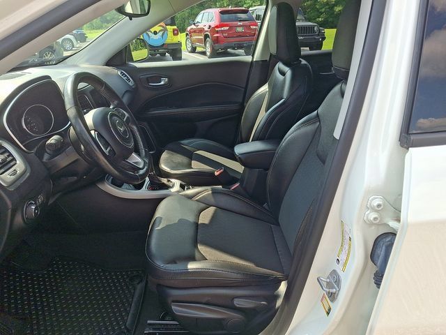 Used 2020 Jeep Compass Latitude w/ Cold Weather Group AWD/4WD image 13