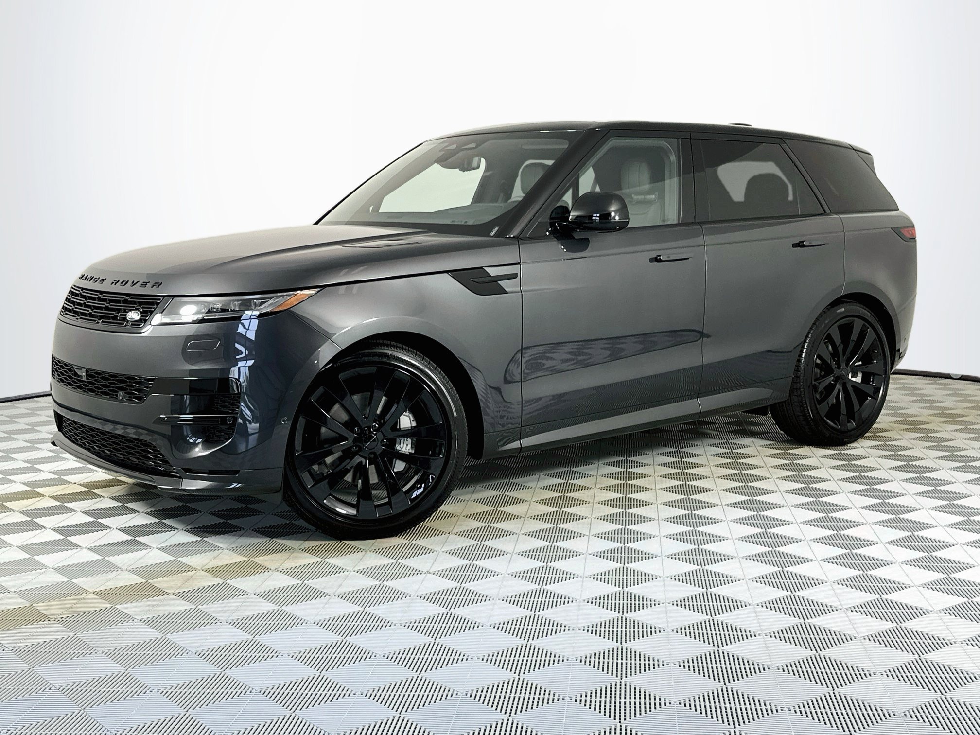 New 2027 Land Rover Range Rover Sport Dynamic SE AWD/4WD image 1