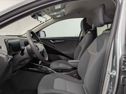 Used 2025 Kia Niro LX FWD image 14