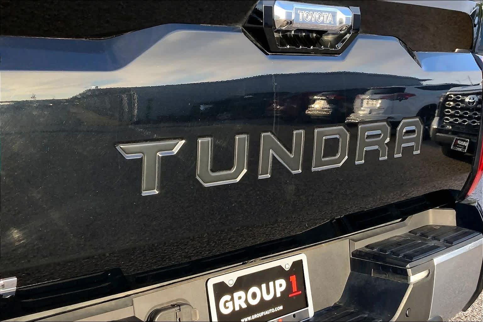 Used 2025 Toyota Tundra Limited AWD/4WD image 30