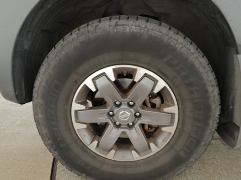 Used 2014 Nissan Xterra PRO-4X w/ Nevada Tow Package AWD/4WD image 6