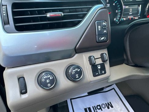 Used 2017 Chevrolet Tahoe LT w/ Luxury Package AWD/4WD image 16