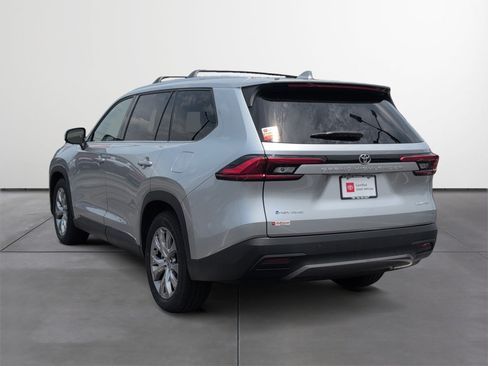 Certified 2024 Toyota Grand Highlander AWD Hybrid image 4