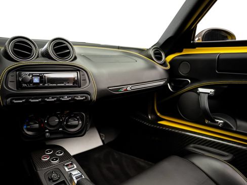 Used 2016 Alfa Romeo 4C Spider RWD image 38