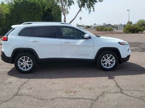 Used 2015 Jeep Cherokee Latitude w/ Cold Weather Group image 10