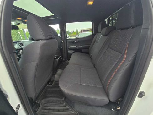 Certified 2016 Toyota Tacoma TRD Sport w/ Premium & Technology Package AWD/4WD image 16