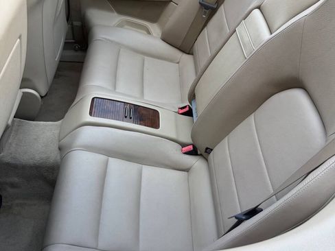 Used 2011 Mercedes-Benz E 350 Cabriolet image 26
