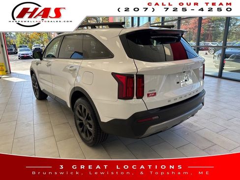 Used 2022 Kia Sorento SX Prestige image 3