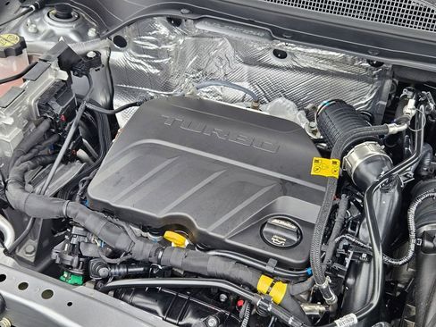 Used 2025 Chevrolet Trax RS w/ Sunroof Package image 40