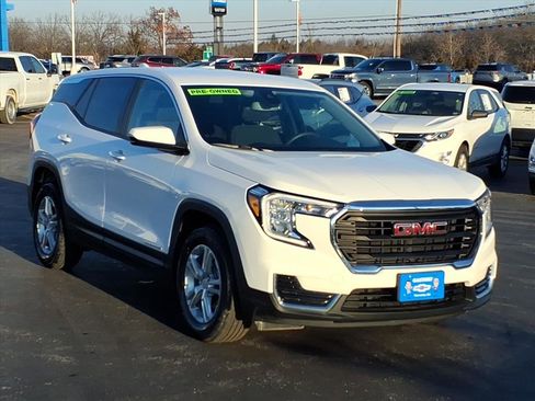 Used 2023 GMC Terrain SLE image 33