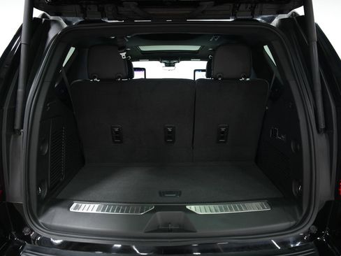 Used 2024 GMC Yukon Denali w/ Advanced Technology Package image 17