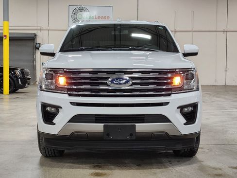 Used 2021 Ford Expedition Max XLT image 2