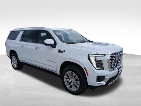 Certified 2026 GMC Yukon XL Denali w/ Sun & Power Step Package AWD/4WD image 7