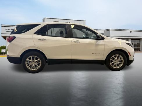 Used 2022 Chevrolet Equinox LS w/ LPO, Floor Liner Package image 6