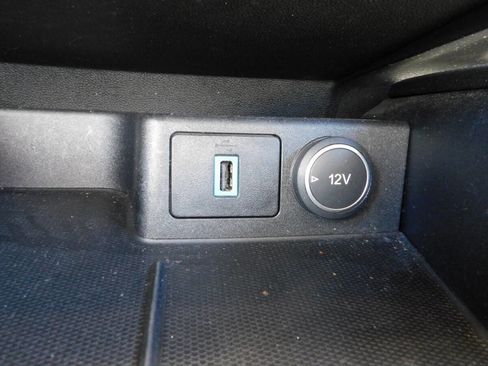 Used 2020 Ford Escape SE image 16