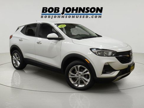 Certified 2022 Buick Encore GX Preferred w/ Cold Weather Comfort Package AWD/4WD image 1