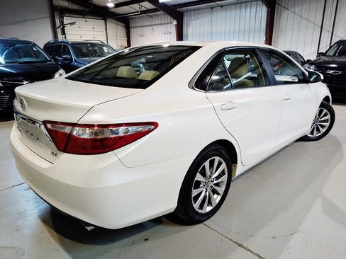 Used 2017 Toyota Camry XLE FWD image 9