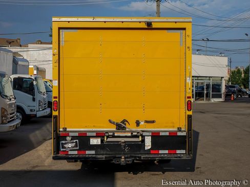 Used 2022 Ford E-350 and Econoline 350 Super Duty RWD image 6