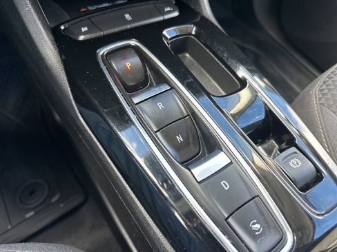 Used 2022 Chevrolet Bolt EUV LT w/ Driver Confidence Package image 15