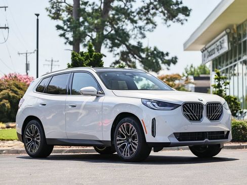 New 2026 BMW X3 xDrive30i w/ Premium Package AWD/4WD image 1