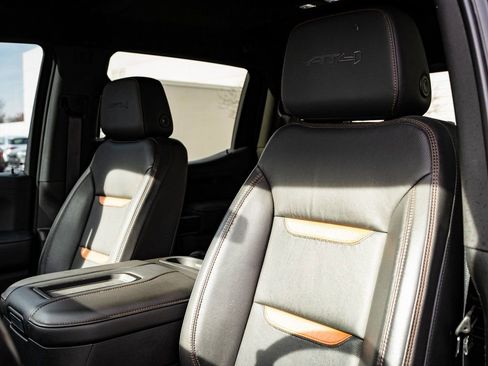 Used 2020 GMC Sierra 1500 AT4 w/ Off-Road Performance Package image 25