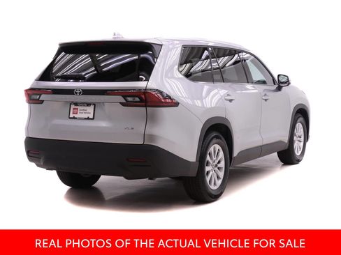 Used 2025 Toyota Grand Highlander FWD image 2