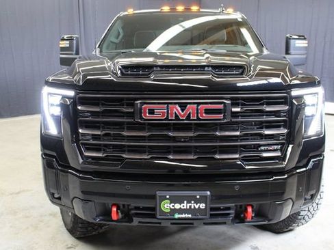 Used 2025 GMC Sierra 2500 AT4X AWD/4WD image 2