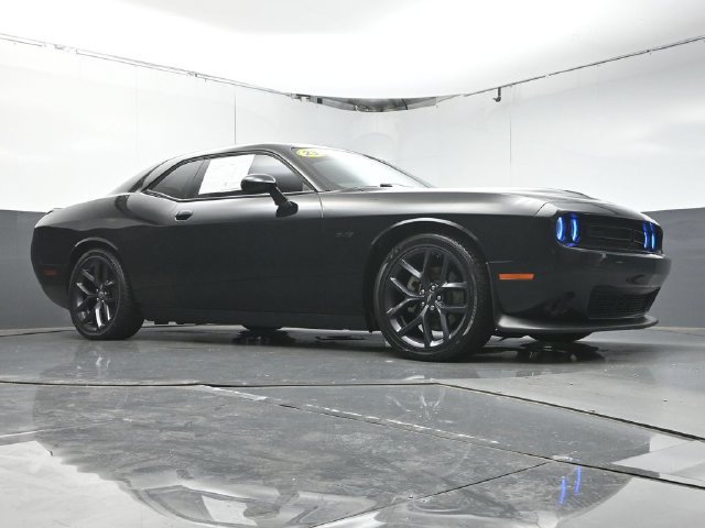 Used 2023 Dodge Challenger R/T w/ Blacktop Package RWD image 33