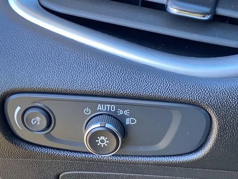 Used 2023 Chevrolet Malibu LT image 16