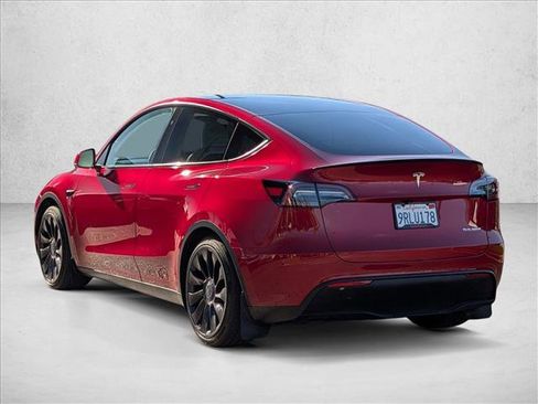 Used 2025 Tesla Model Y Performance image 8