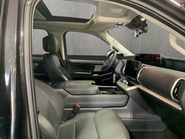 New 2027 Ford Expedition Max Active AWD/4WD image 2