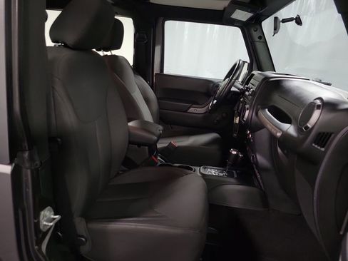 Used 2018 Jeep Wrangler Sport image 23