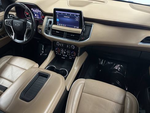 Used 2021 Chevrolet Suburban Premier w/ Premium Package AWD/4WD image 11