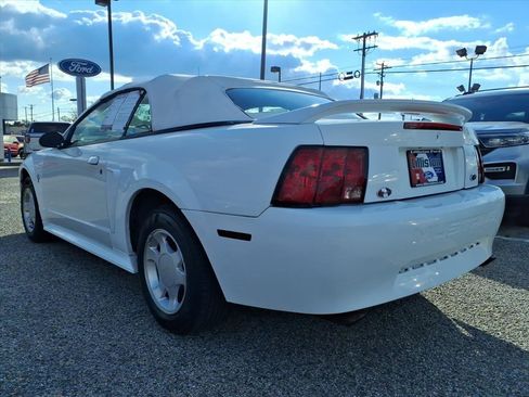 Used 2000 Ford Mustang Convertible image 4
