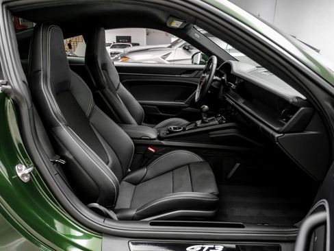 Used 2026 Porsche 911 GT3 RWD image 40
